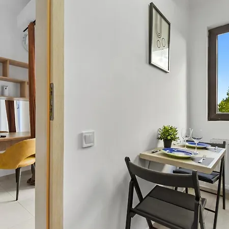 Basarab Chic Studio Apartment Bucharest